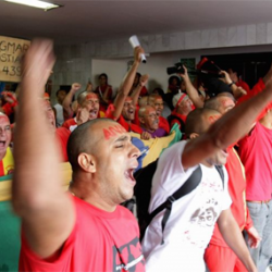 Bombeiros conquistam liberdade e exigem anistia e salário digno